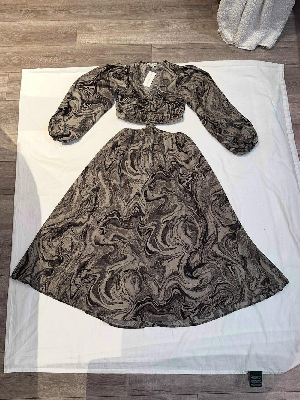 Bloomingdale’s Marble-Print Long Sleeve Maxi Dress Set - Black & Gray